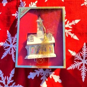 Lenox Ornament 1st in series Curches Around the World "Berkshire"
